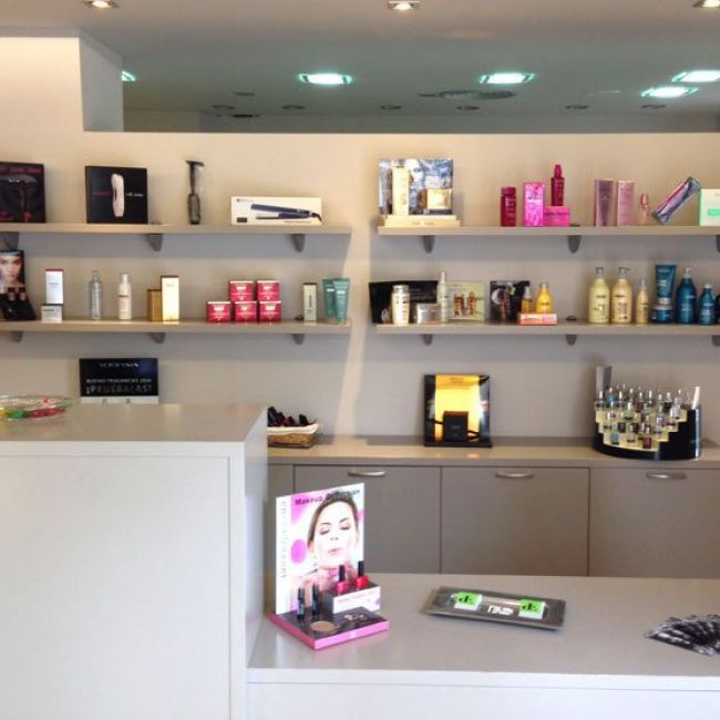 Promociones peluquería en Manresa. Corte de pelo, Coloración